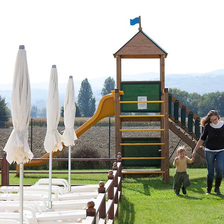 Agriturismo Le Rondini Di Francesco Di Assisi Cannara Bagian luar foto