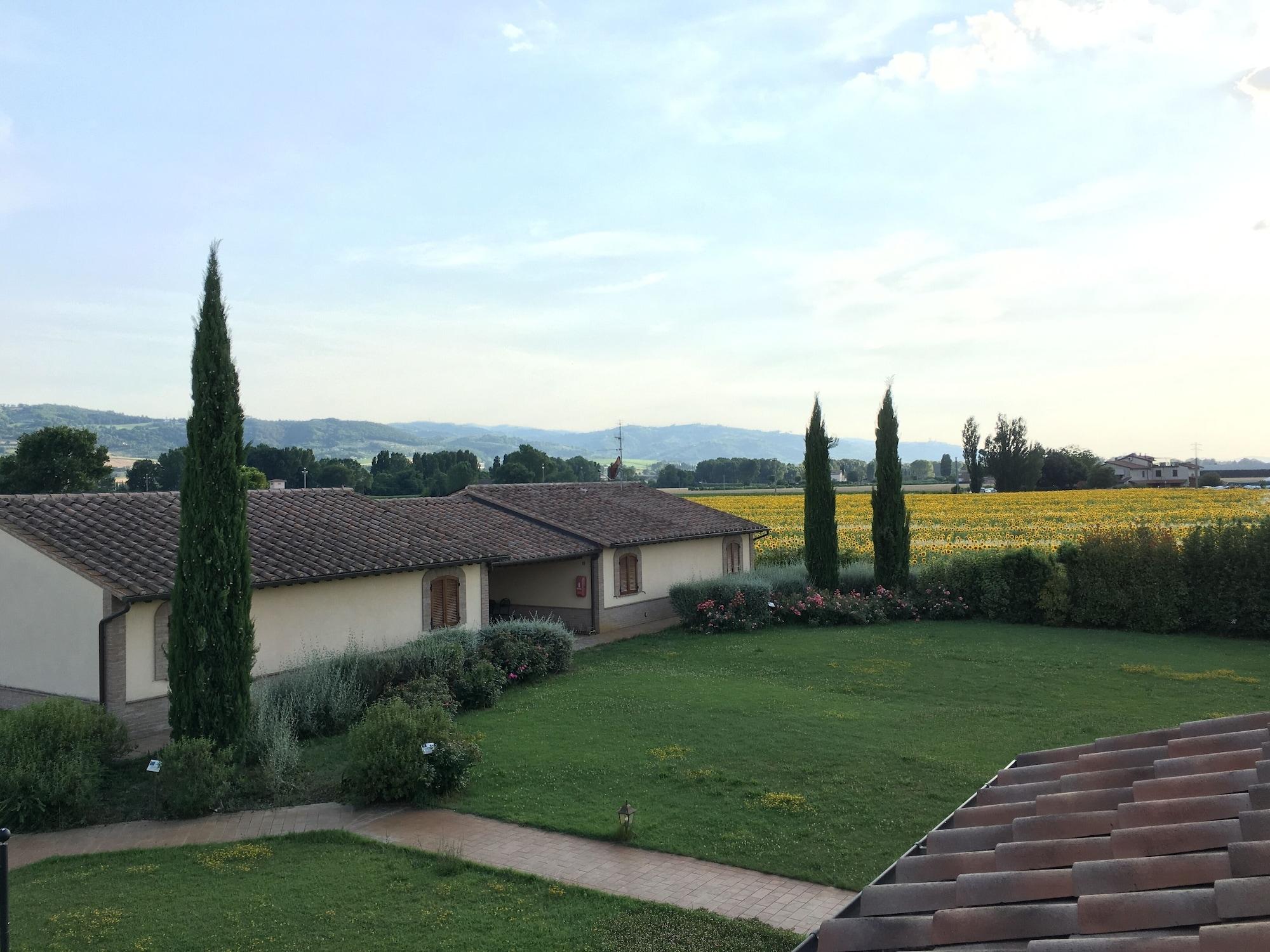 Agriturismo Le Rondini Di Francesco Di Assisi Cannara Bagian luar foto