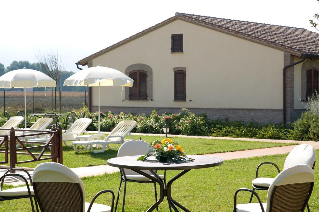 Agriturismo Le Rondini Di Francesco Di Assisi Cannara Bagian luar foto