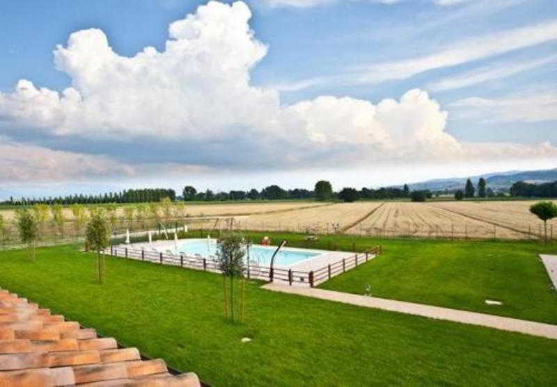 Agriturismo Le Rondini Di Francesco Di Assisi Cannara Bagian luar foto