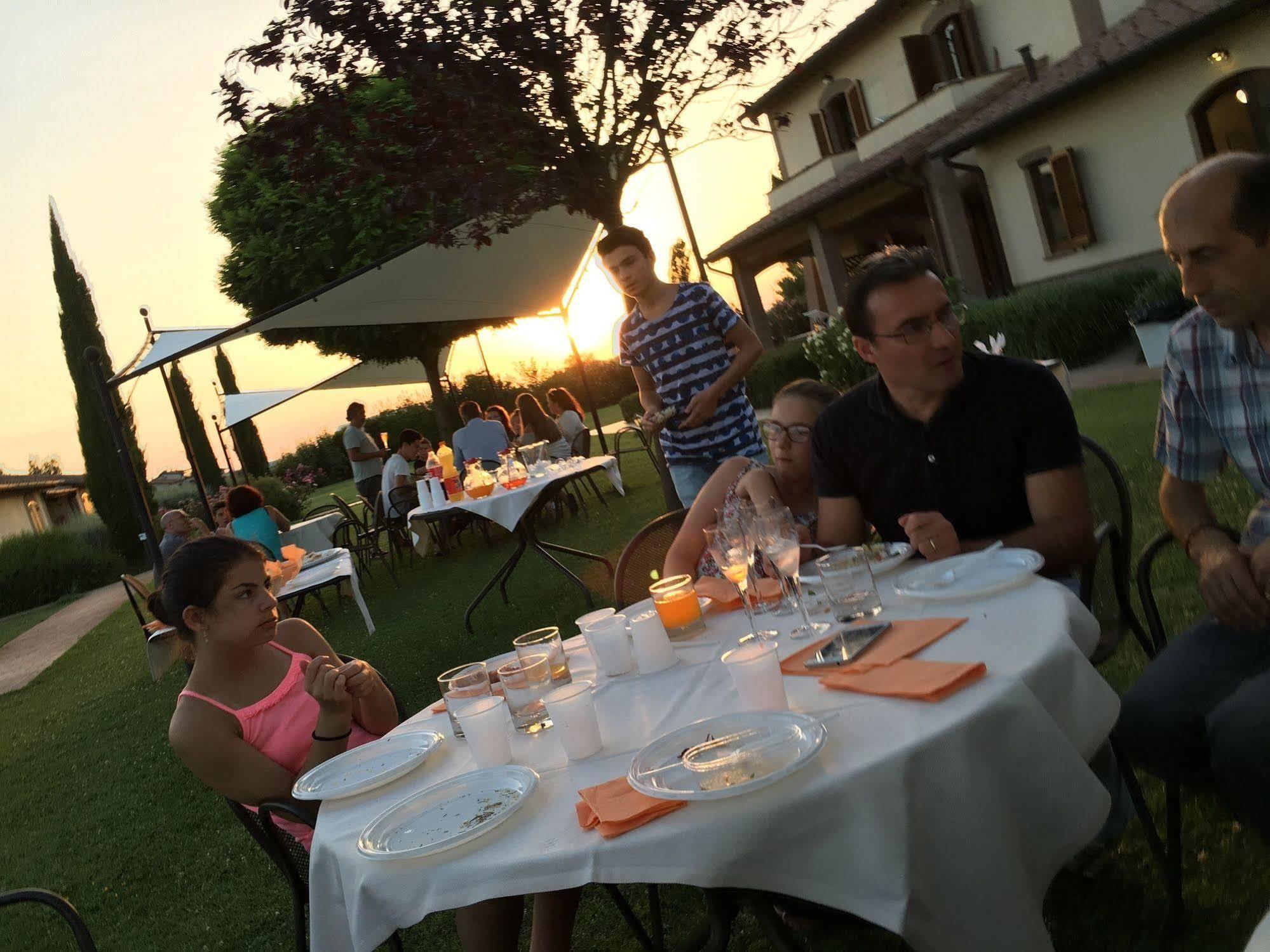 Agriturismo Le Rondini Di Francesco Di Assisi Cannara Bagian luar foto