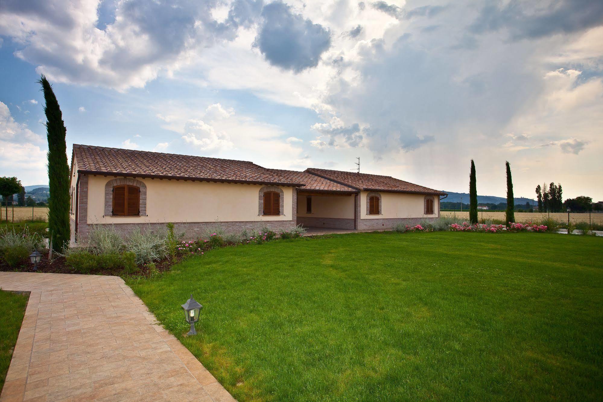 Agriturismo Le Rondini Di Francesco Di Assisi Cannara Bagian luar foto