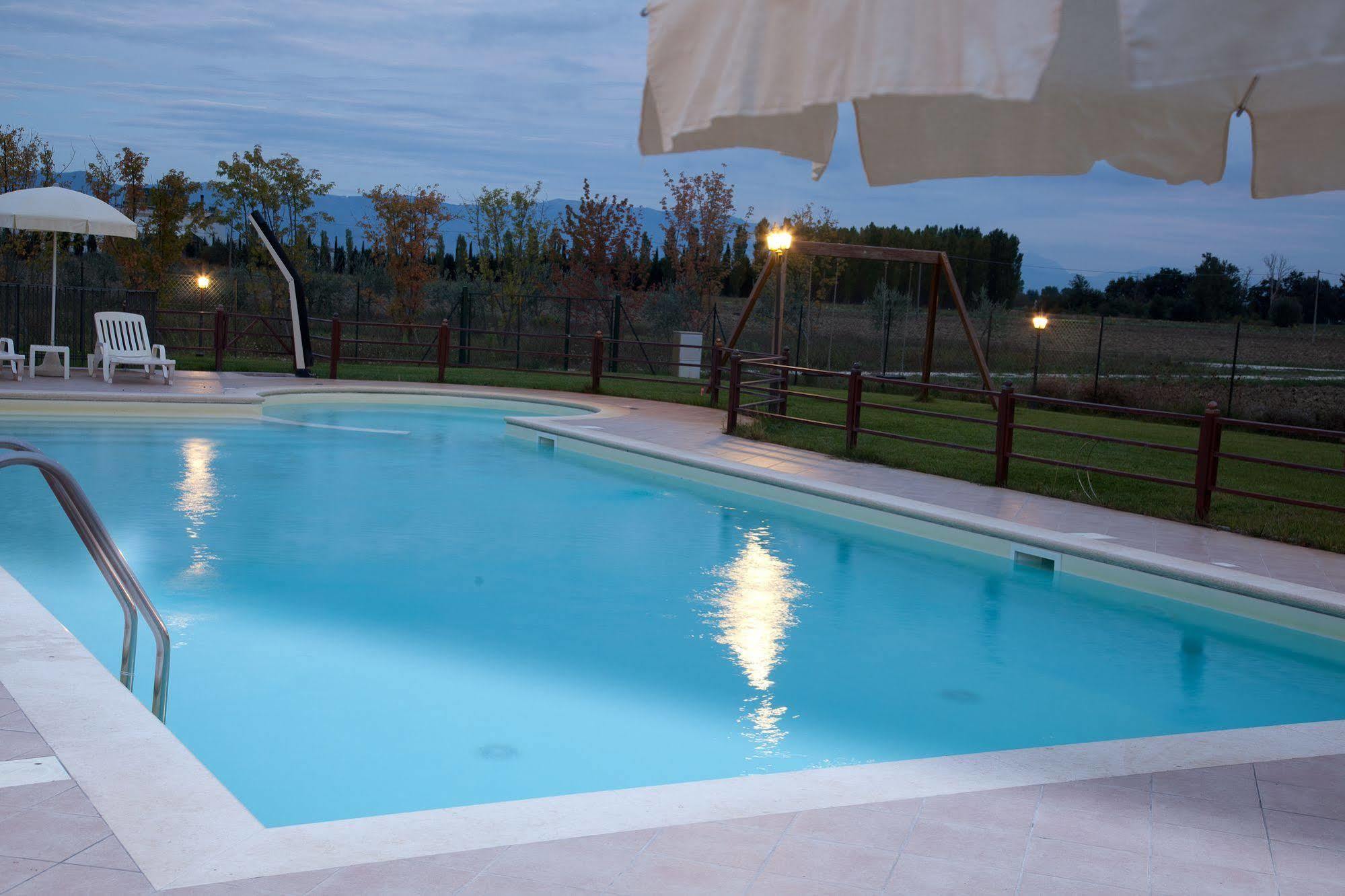 Agriturismo Le Rondini Di Francesco Di Assisi Cannara Bagian luar foto